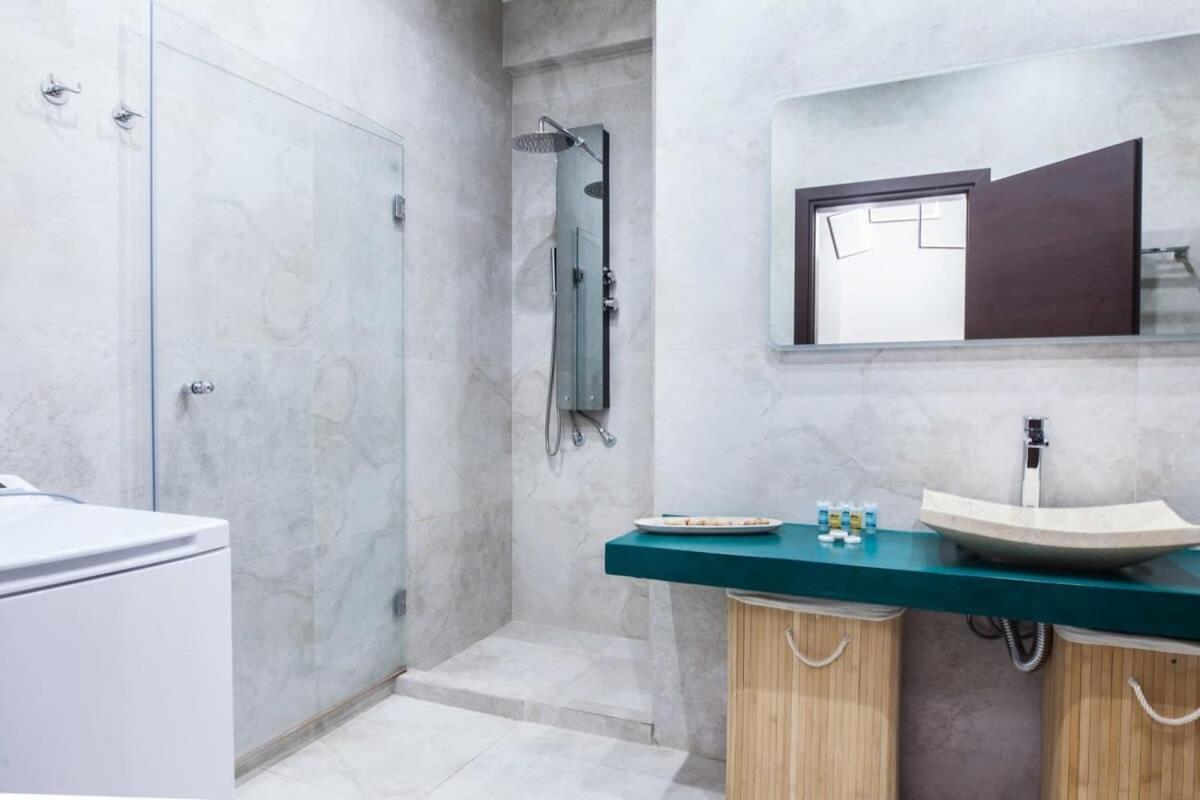 Beautiful Elegant Apartment Next To Monastiraki أثينا المظهر الخارجي الصورة